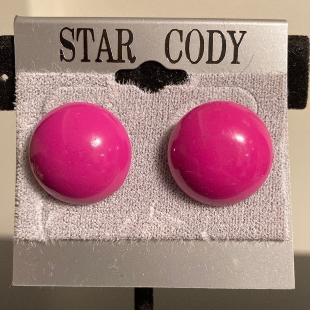 Star Cody Vibrant Pink Stud Earrings